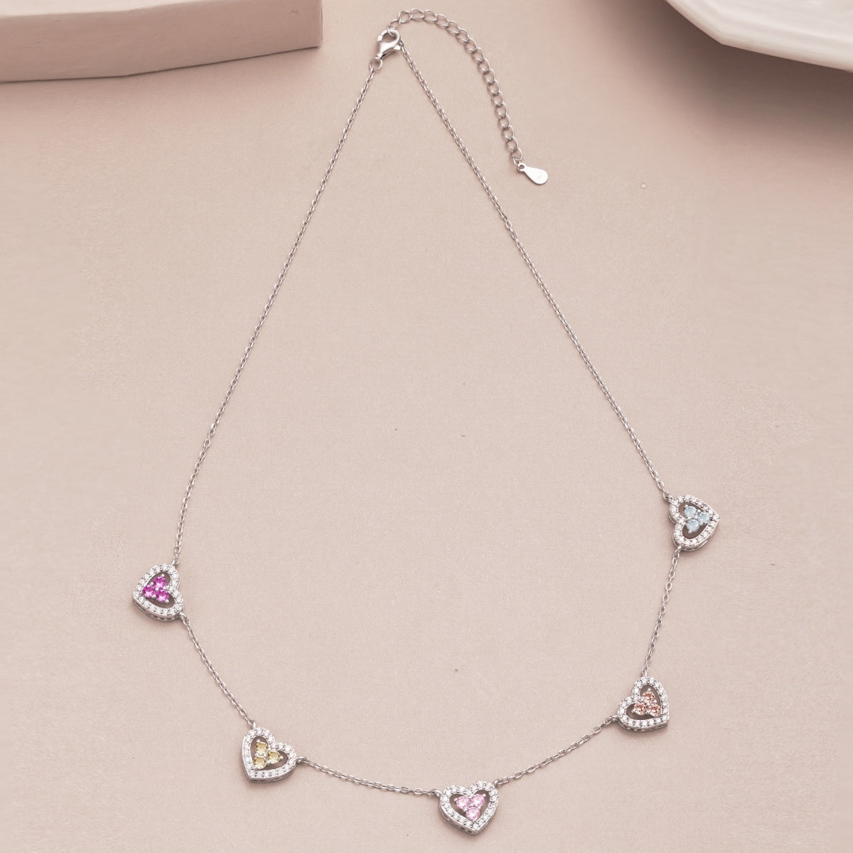 [ECHO ]Sparkling Five Heart Necklace