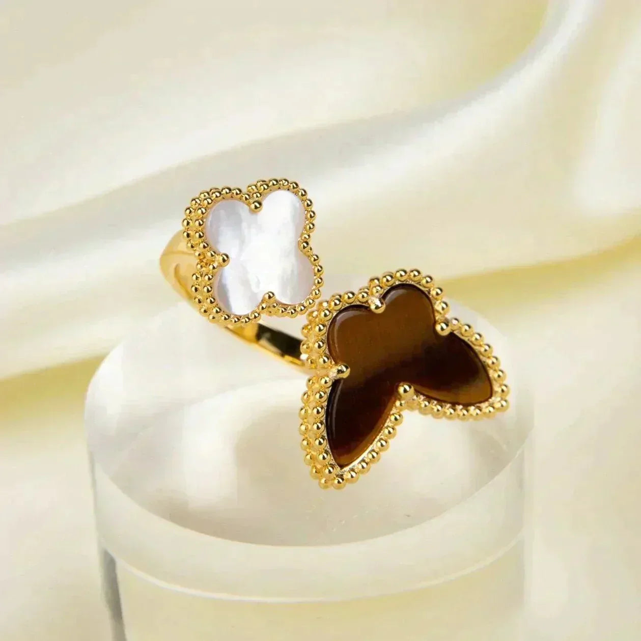 [ECHO ]LUCKY BETWEEN THE FINGER RING