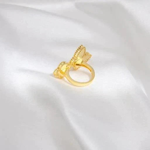 [ECHO ]LUCKY BETWEEN THE FINGER RING