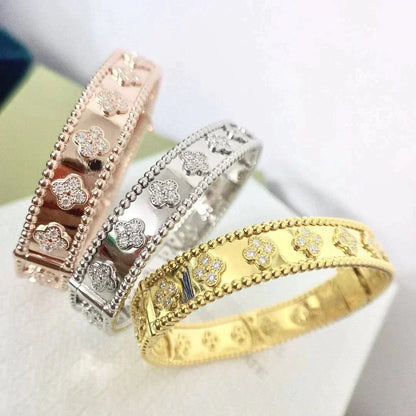 [ECHO ]CLOVER BRACELET 8MM DIAMONDS
