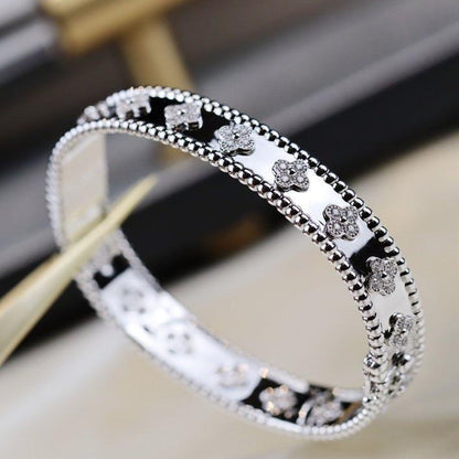 [ECHO ]CLOVER BRACELET 8MM DIAMONDS