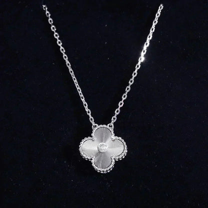 [ECHO ]CLOVER  15MM DIAMOND LASER NECKLACE SILVER
