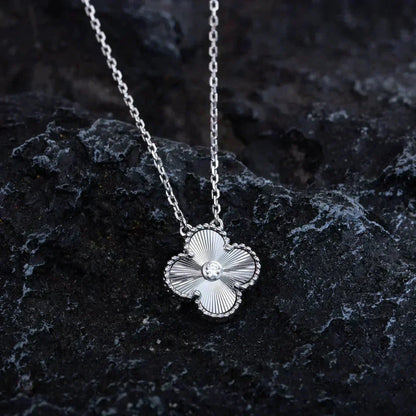 [ECHO ]CLOVER  15MM DIAMOND LASER NECKLACE SILVER