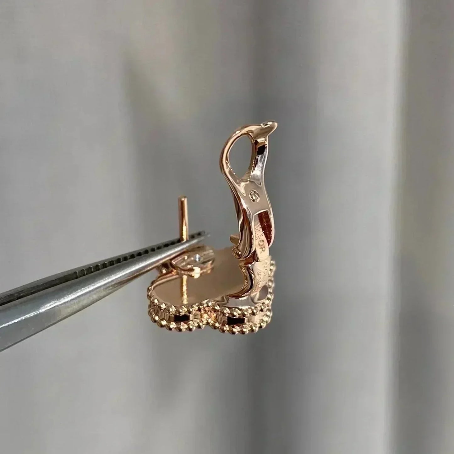 [ECHO ]CLOVER MEDIUM 1 MOTIFS  PINK MOP DIAMOND EARRINGS