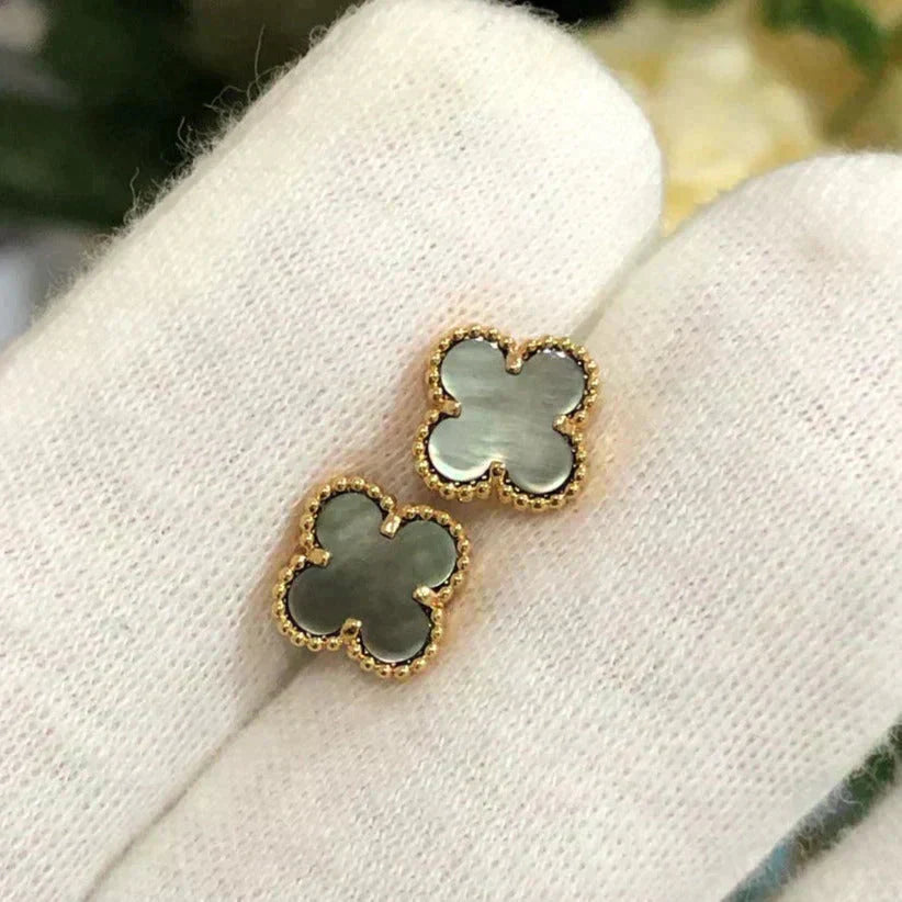 [ECHO ]CLOVER MINI 9.5MM GRAY MOP EARRINGS