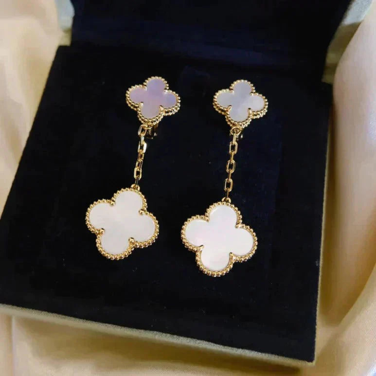 [ECHO ]CLOVER 2 MOTIF WHITE MOP EARRINGS