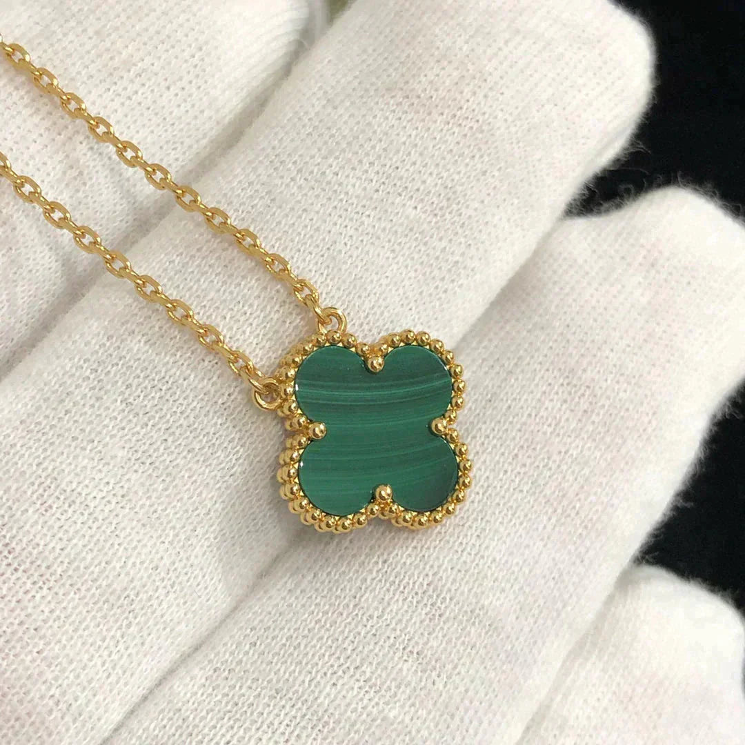 [ECHO ]CLOVER 15MM MALACHITE SINGLE FLOWER  NECKLACE