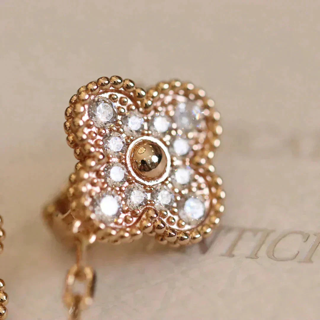 [ECHO ]CLOVER MEDIUM 1 MOTIFS FUll DIAMOND EARRINGS