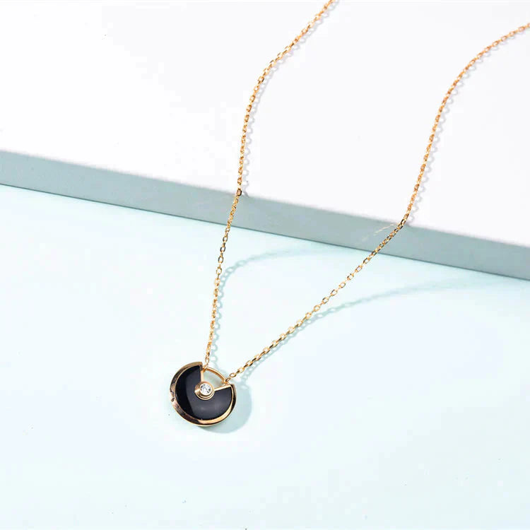 [ECHO ]AMULETTE GOLD CARNELIAN ONYX NECKLACE