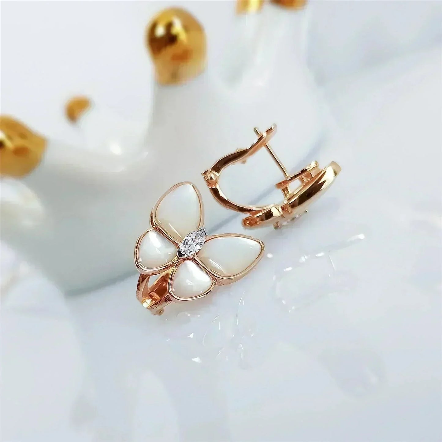 [ECHO ]BUTTERFLY MOP DIAMOND EARRINGS