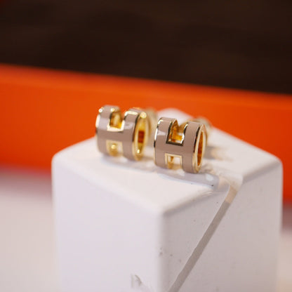 [ECHO ]MINI POP H GOLD EARRINGS GREY