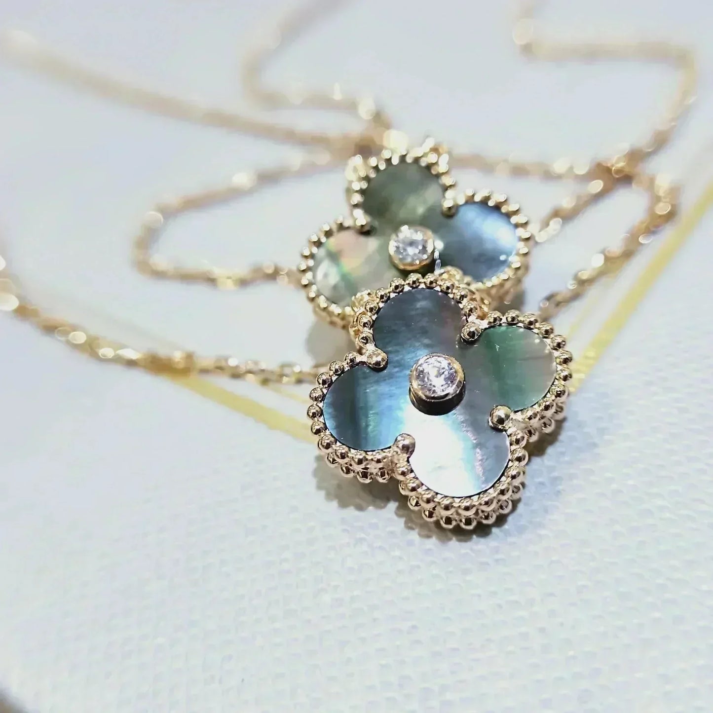 [ECHO ]CLOVER 15MM DIAMOND AND MOTHER-OF-GREY NECKLACE