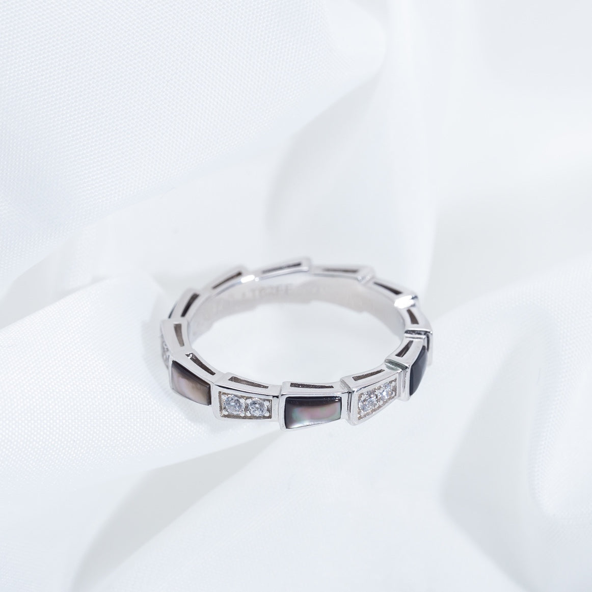[ECHO ]SERPENTI RING SILVER  DIAMOND BLACK MOP 3MM