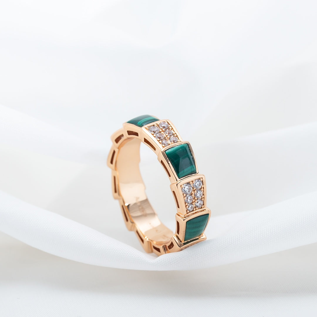 [ECHO ]SERPENTI RING PINK GOLD MALACHITE DIAMOND PAVED 4MM
