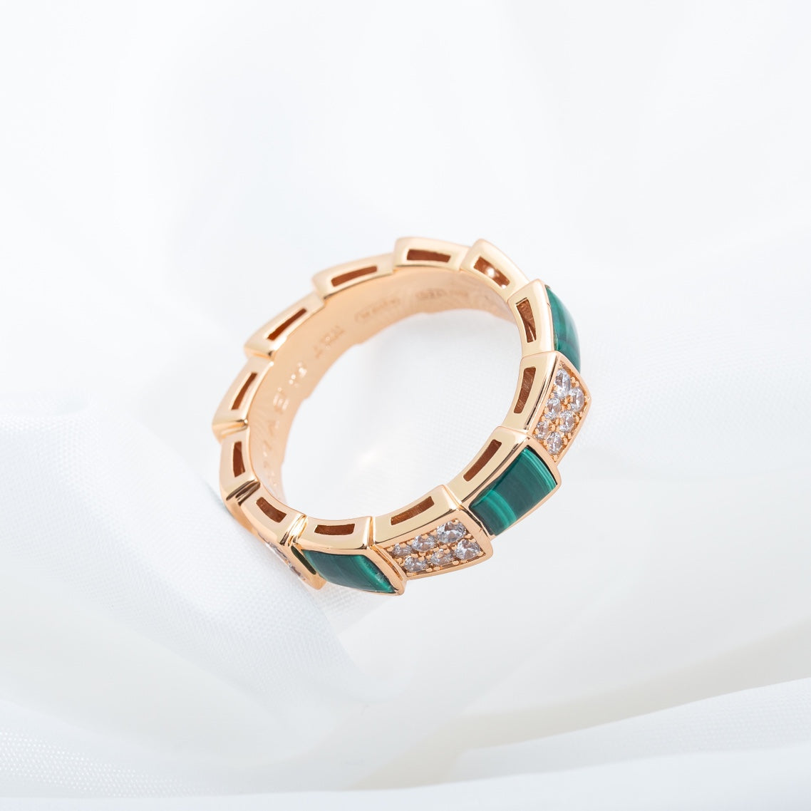 [ECHO ]SERPENTI RING PINK GOLD MALACHITE DIAMOND PAVED 4MM