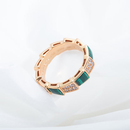 [ECHO ]SERPENTI RING PINK GOLD MALACHITE DIAMOND PAVED 4MM