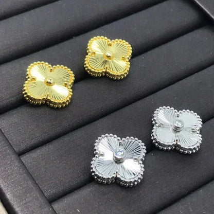 [ECHO ]CLOVER MINI 9.5MM LASER EARRINGS