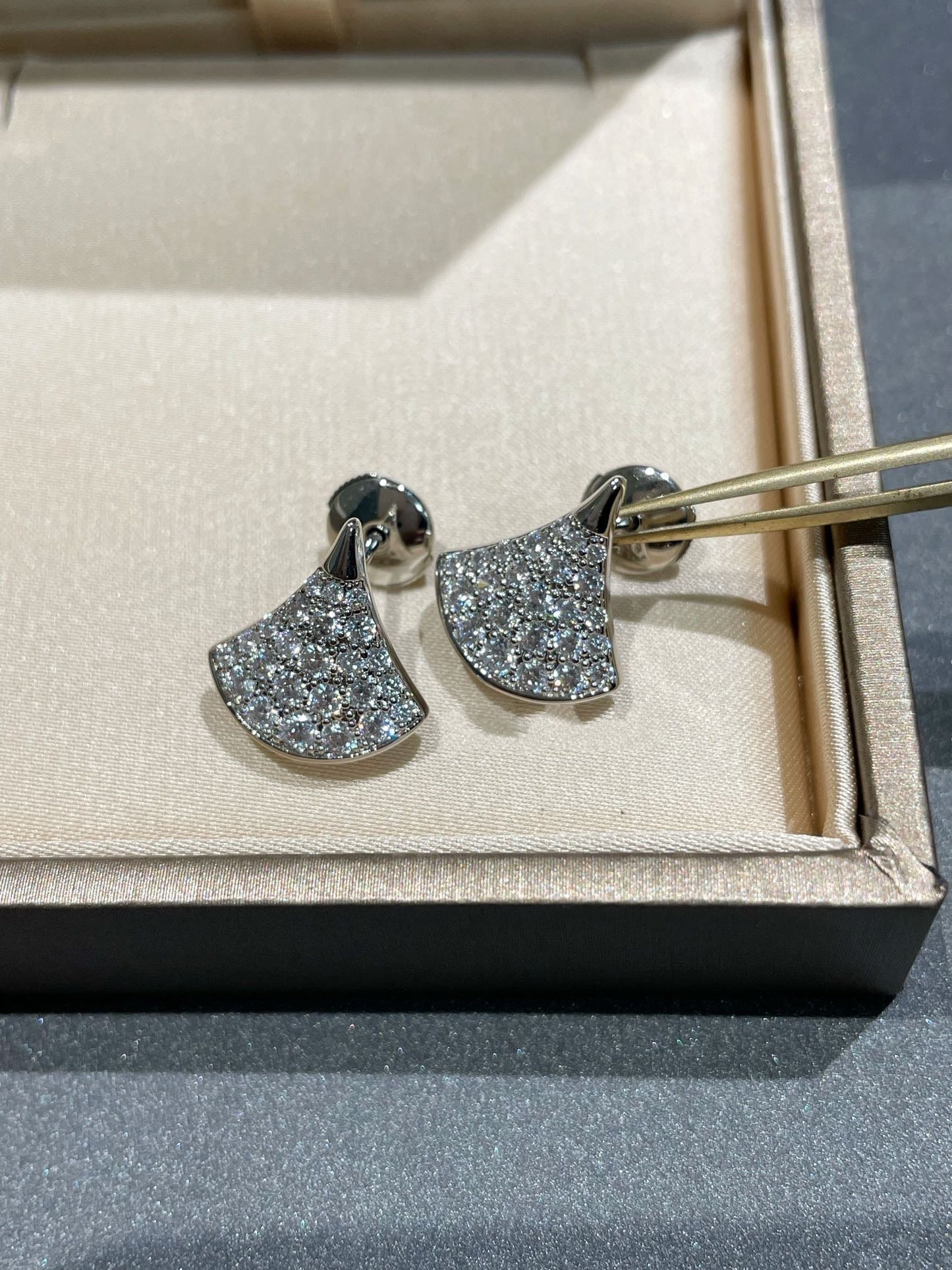 [ECHO ]DREAM STUD EARRINGS DIAMOND