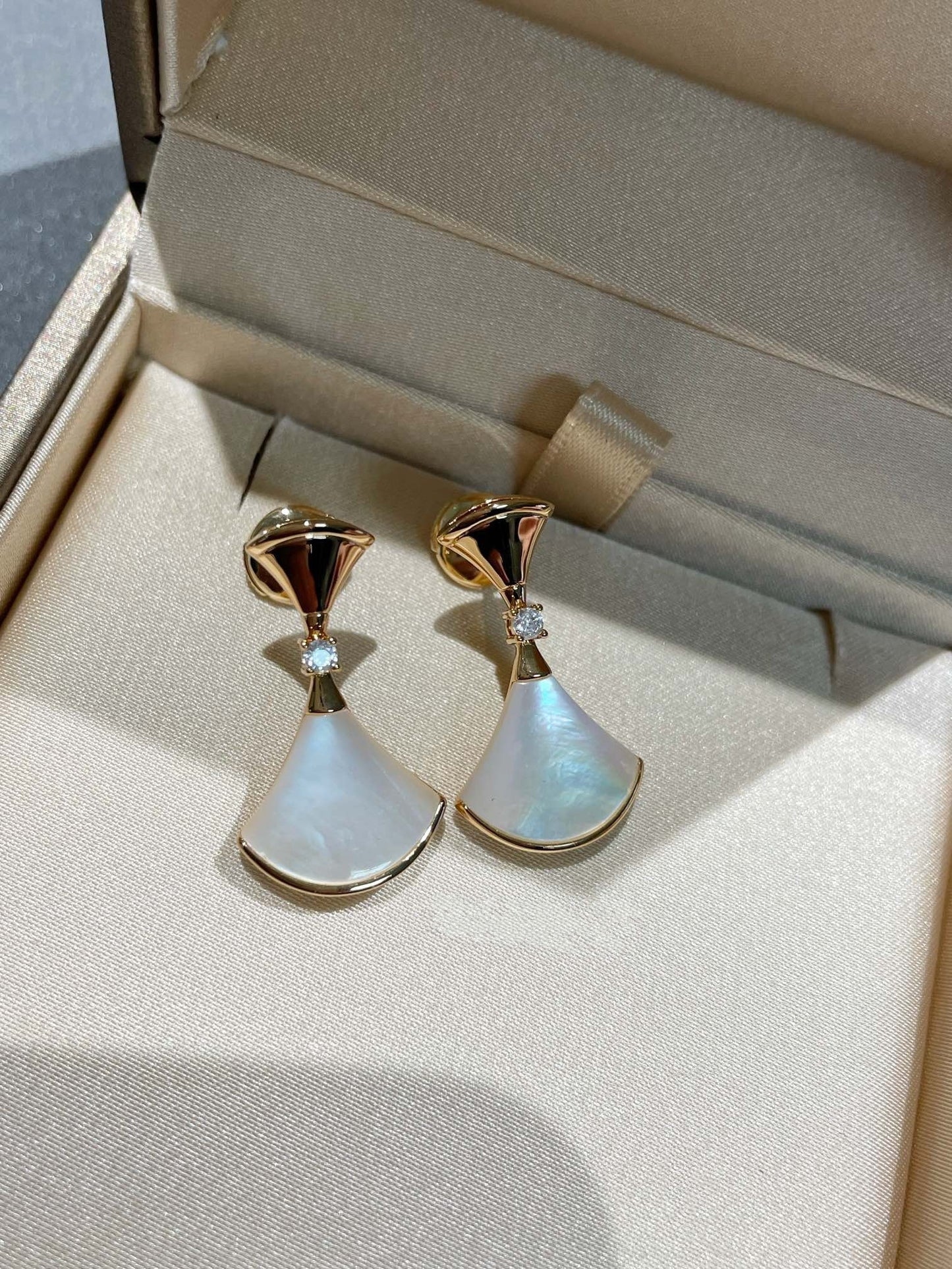 [ECHO ]DREAM MOP 1 DIAMOND EARRINGS