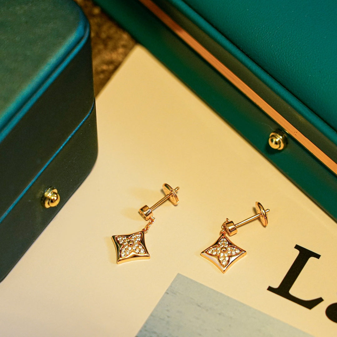 [ECHO ]STAR DIAMONDS EARRINGS GOLD