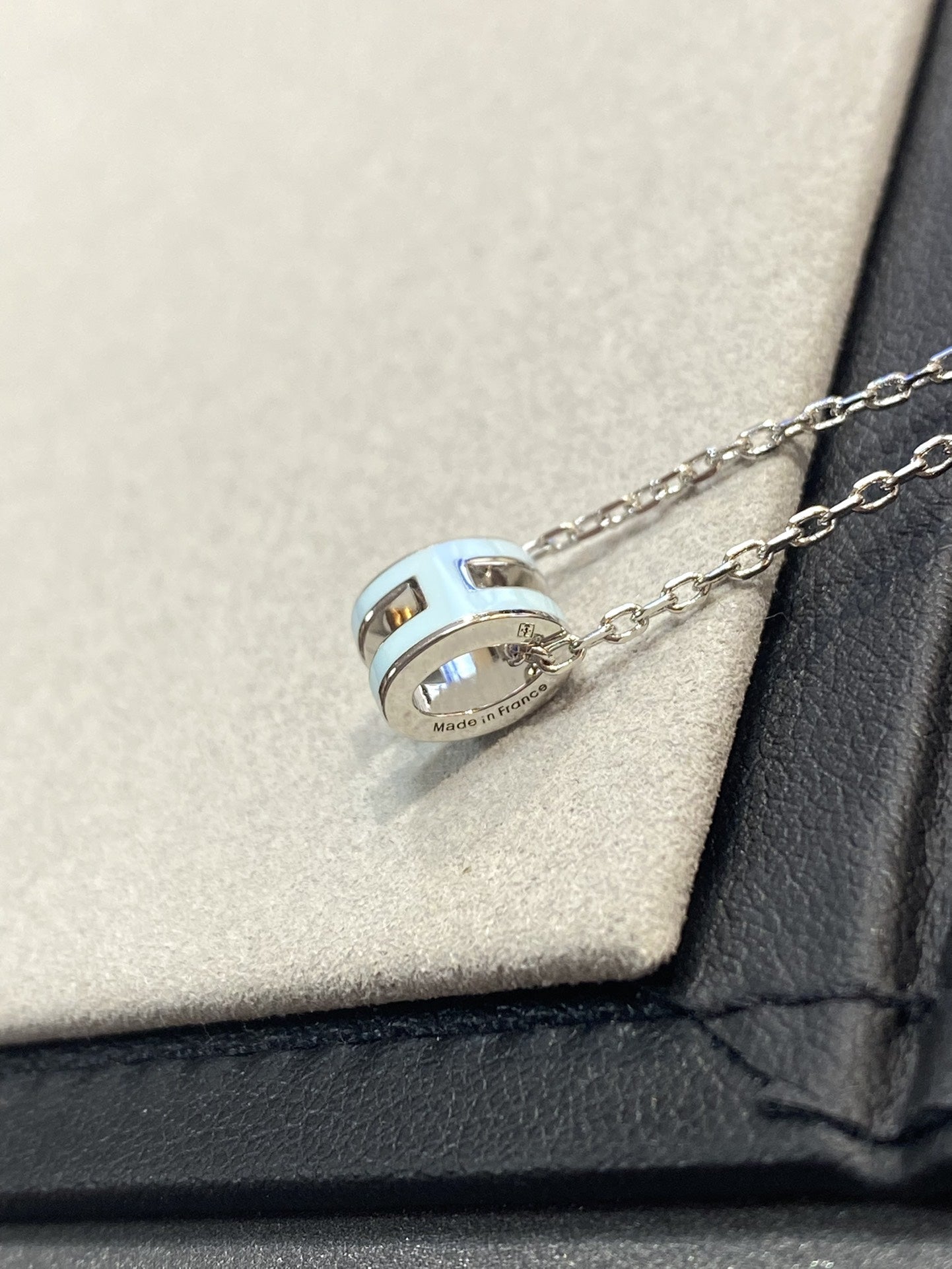 [ECHO ]POP H LIGHT BLUE NECKLACE
