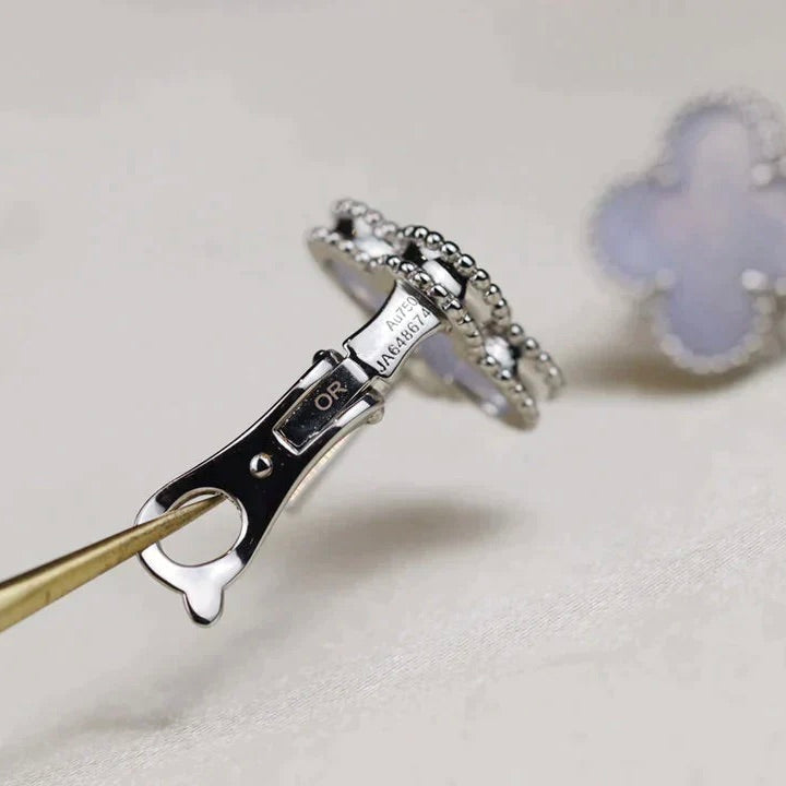 [ECHO ]CLOVER MEDIUM 1 MOTIFS  WHITE MOP EARRINGS SILVER