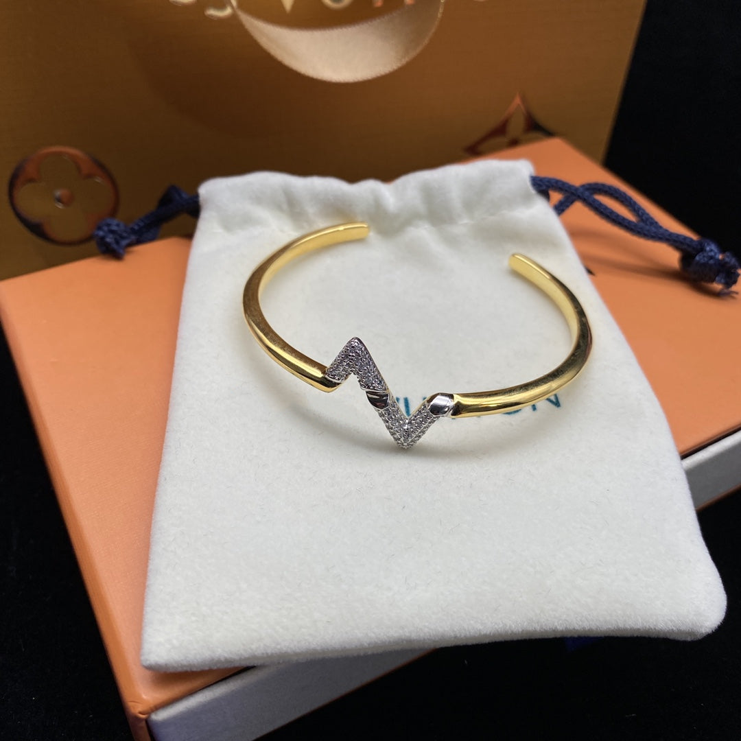 [ECHO ]VOLTE UPSITE DOWN DIAMOND GOLD OPEN BRACELET