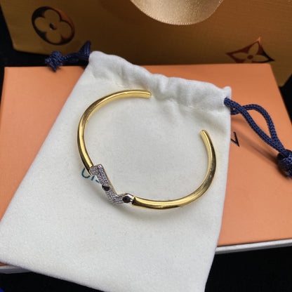 [ECHO ]VOLTE UPSITE DOWN DIAMOND GOLD OPEN BRACELET