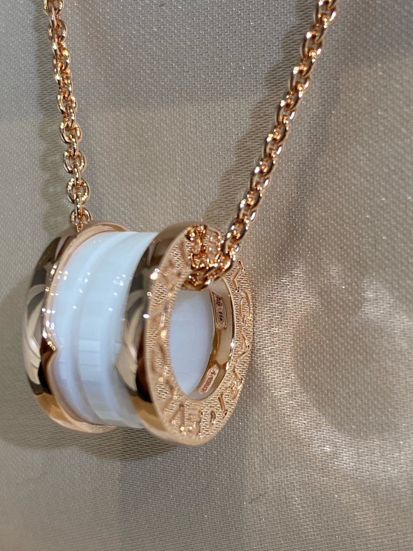 [ECHO ]ZERO 1 WHITE CERAMIC PINK GOLD NECKLACE