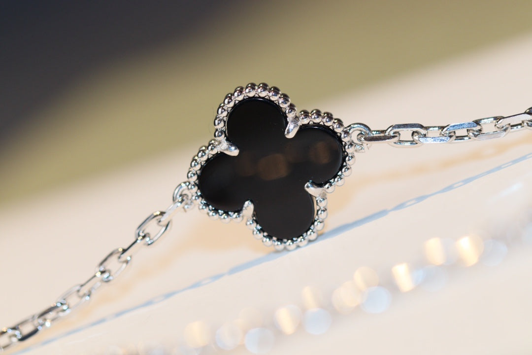 [ECHO ]CLOVER 20 MOTIFS ONYX DIAMOND SILVER