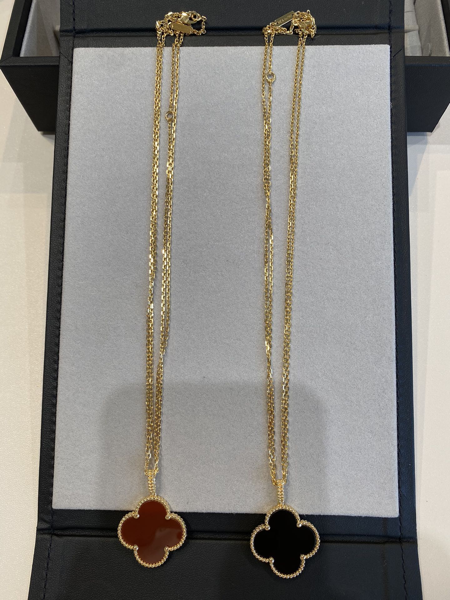[ECHO ]CLOVER 25MM NECKLACE GOLD CARNELIAN