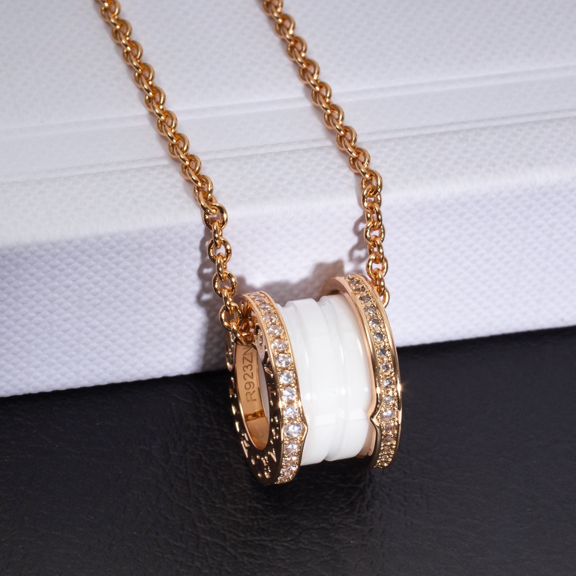 [ECHO ]ZERO 1 WHITE CERAMIC PINK GOLD DIAMOND NECKLACE