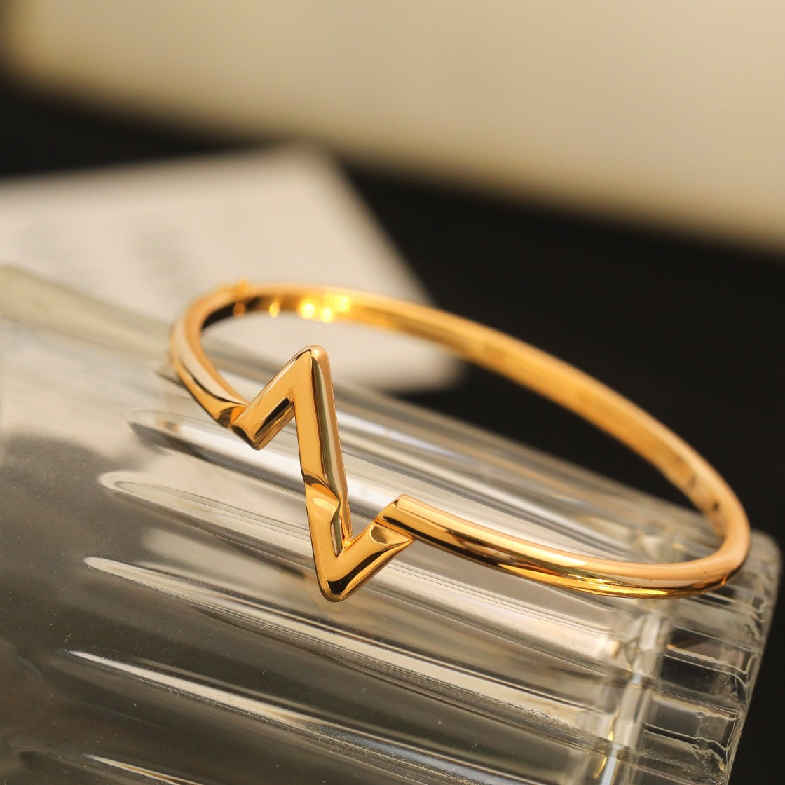 [ECHO ]VOLTE UPSITE DOWN BRACELET