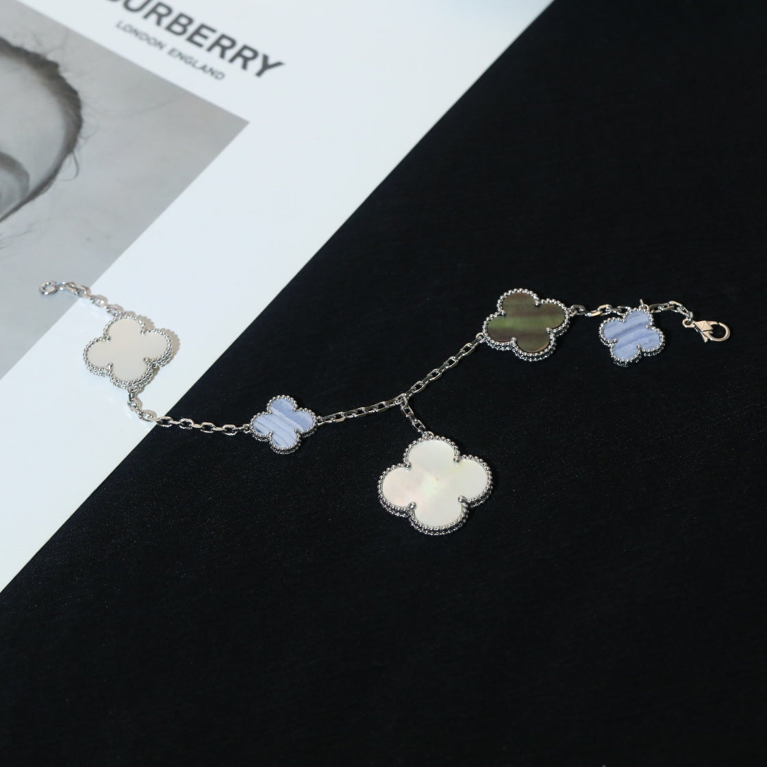 [ECHO ]CLOVER BRACELET 5 MOTIFS MOP CHALCEDONY SILVER