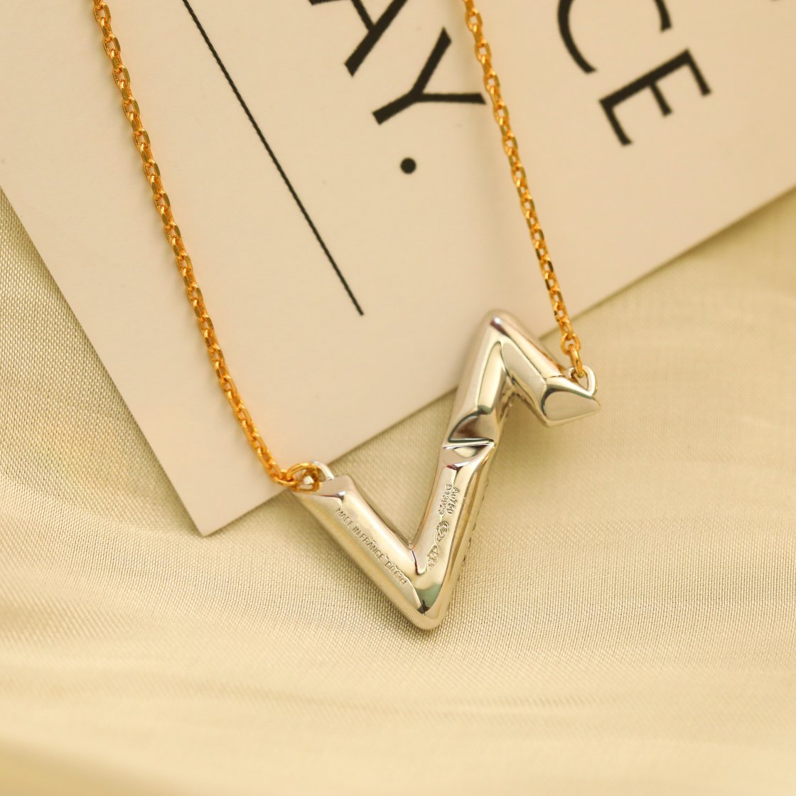 [ECHO ]VOLT SILVER DIAMOND PEDANT NECKLACE
