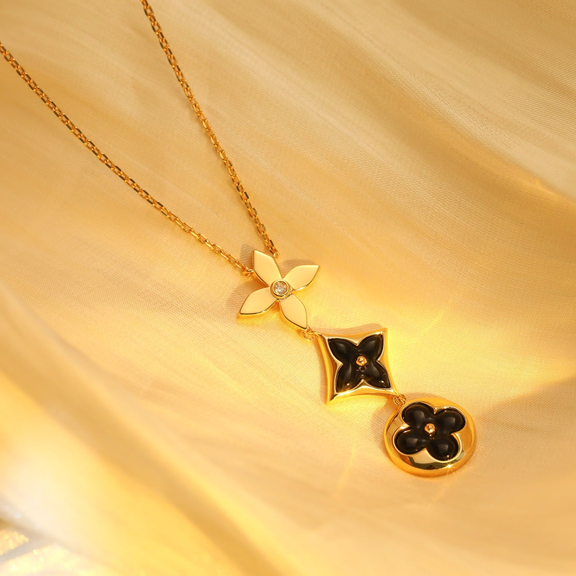 [ECHO ]STAR AND SUN ONYX PINK GOLD NECKLACE