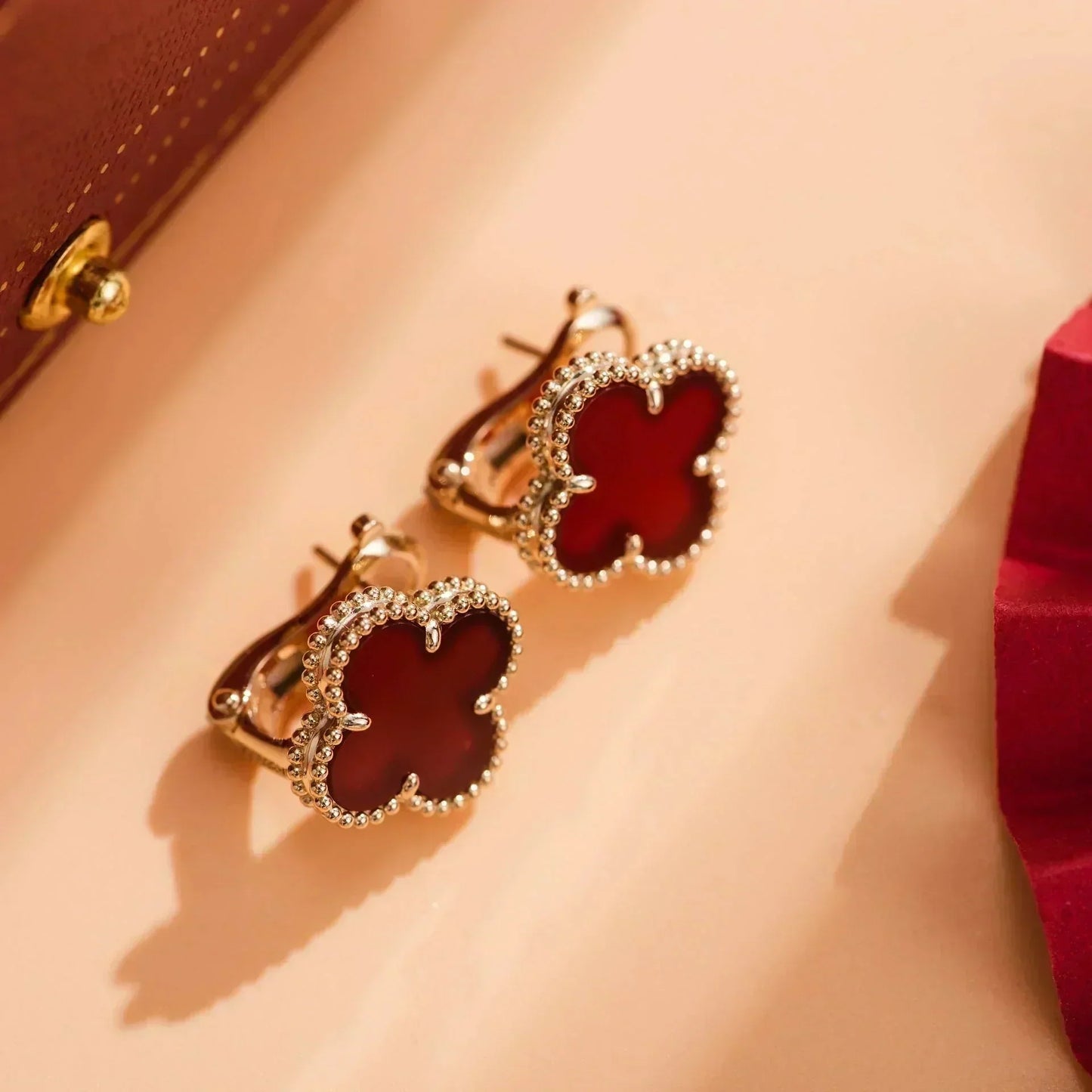 [ECHO ]CLOVER MEDIUM 1 MOTIFS CARNELIAN  EARRINGS