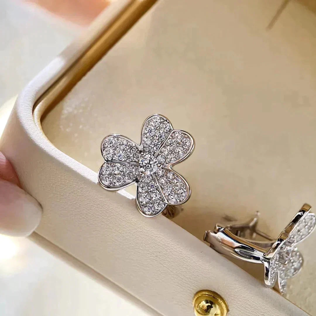 [ECHO ]CLOVER COMOS DIAMOND EARRINGS SILVER