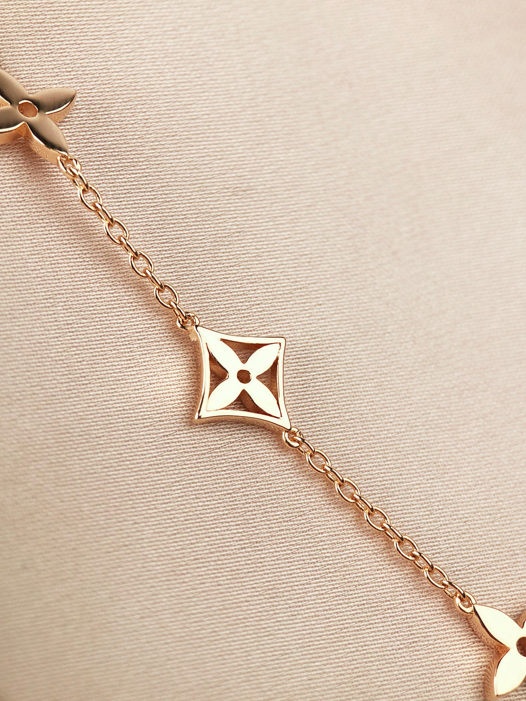 [ECHO ]STAR AND SUN 7 MOTIFS GOLD BRACELET