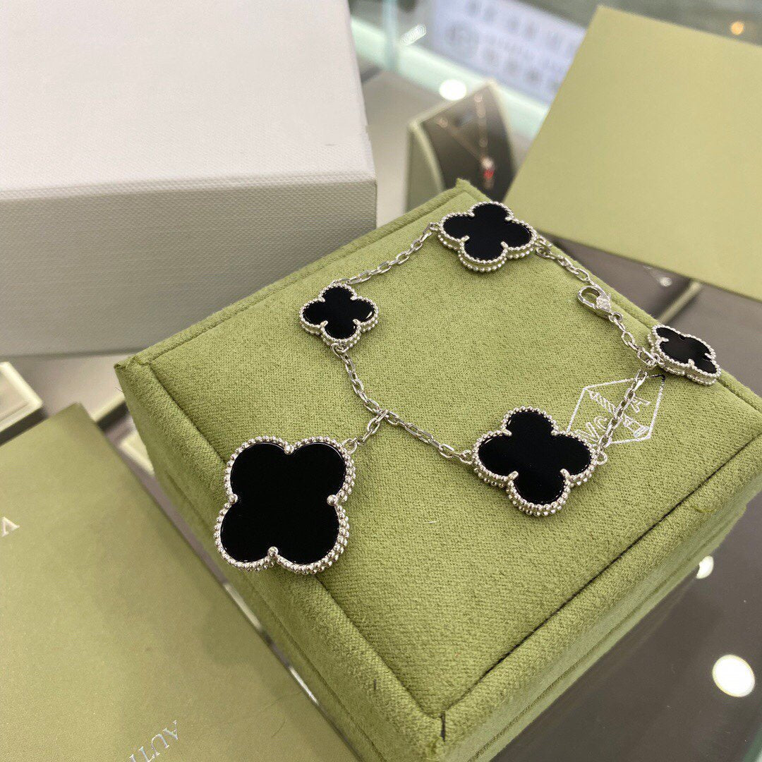 [ECHO ]CLOVER 5 MOTIFS SIVLER ONYX BRACELET
