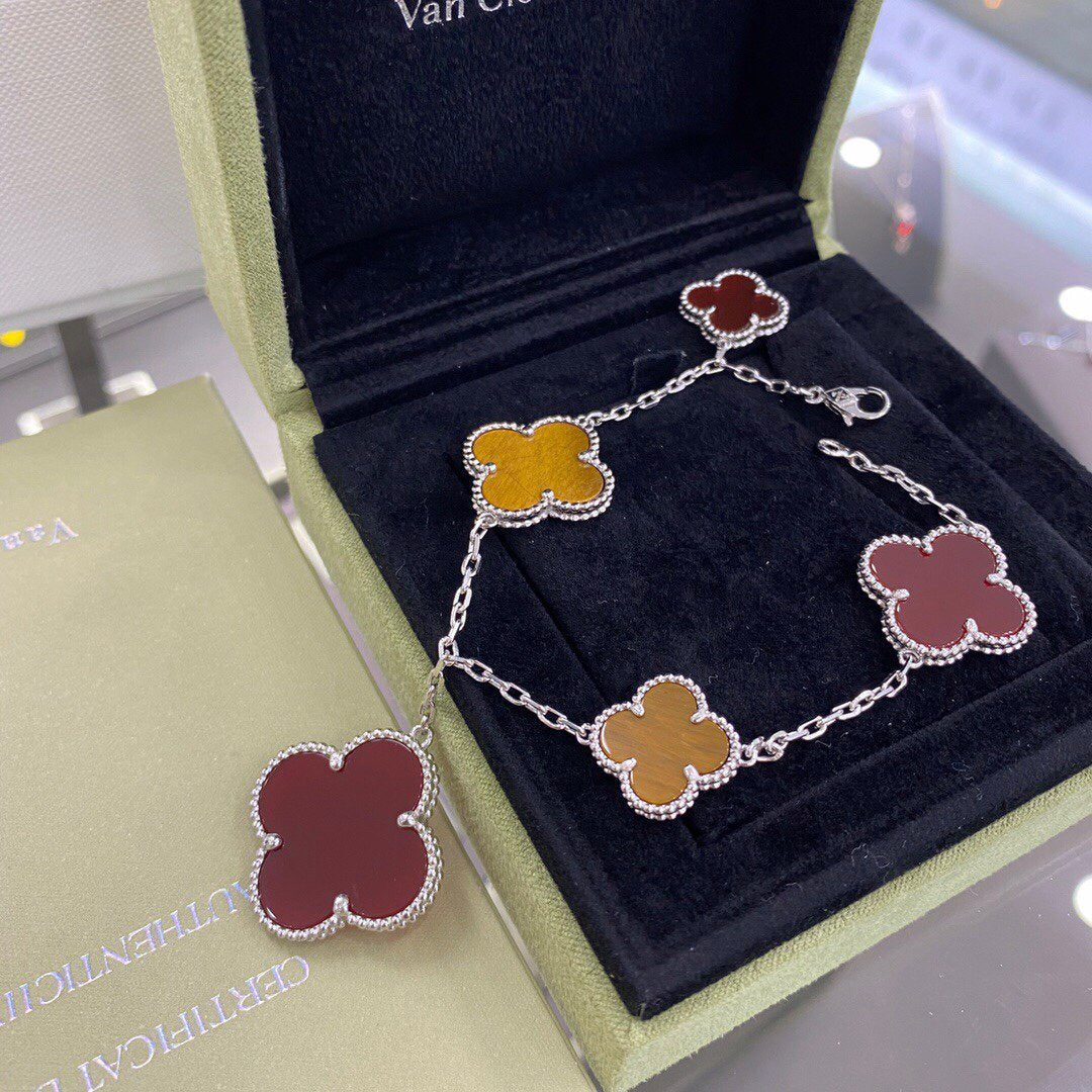 [ECHO ]CLOVER 5 MOTIFS SIVLER CARNELIAN TIGER EYE BRACELET