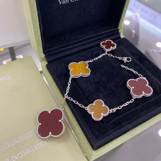 [ECHO ]CLOVER 5 MOTIFS SIVLER CARNELIAN TIGER EYE BRACELET