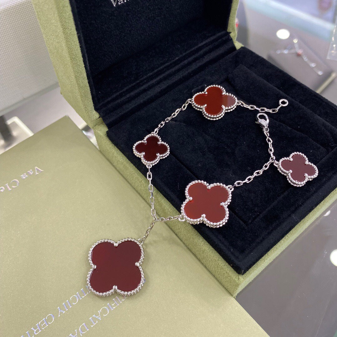 [ECHO ]CLOVER 5 MOTIFS SIVLER CARNELIAN BRACELET