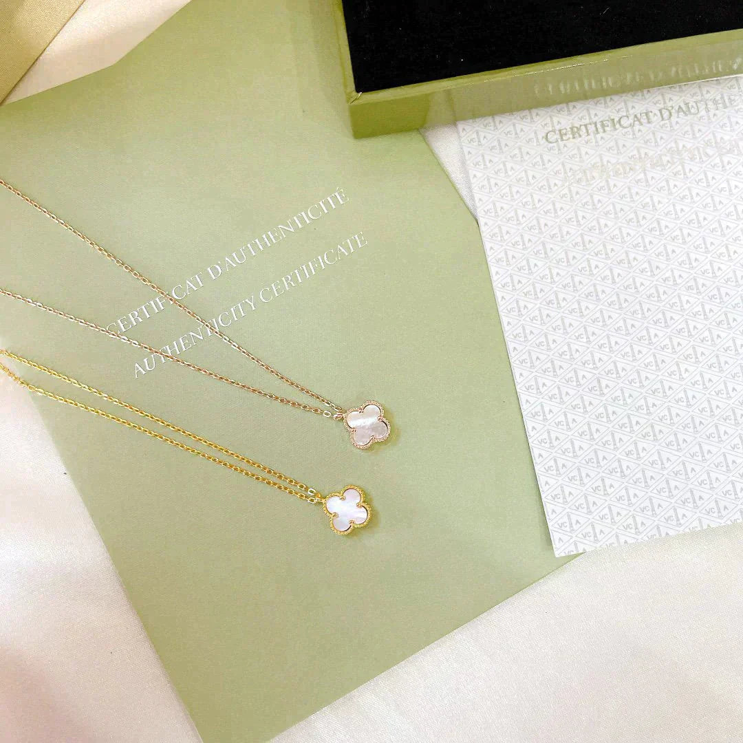 [ECHO ]CLOVER MINI 9.5MM WHITE MOTHER-OF-PEARL NECKLACE