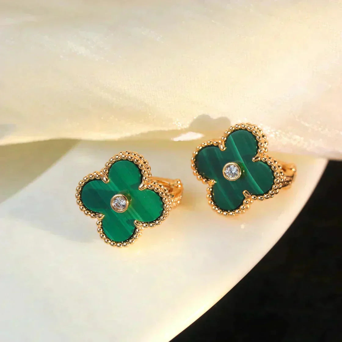 [ECHO ]CLOVER MEDIUM 1 MOTIFS MALACHITE DIAMOND EARRINGS