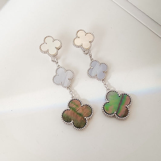 [ECHO ]CLOVER 3 MOTIFS CHALCEDONY DARK MOP SILVER EARRINGS
