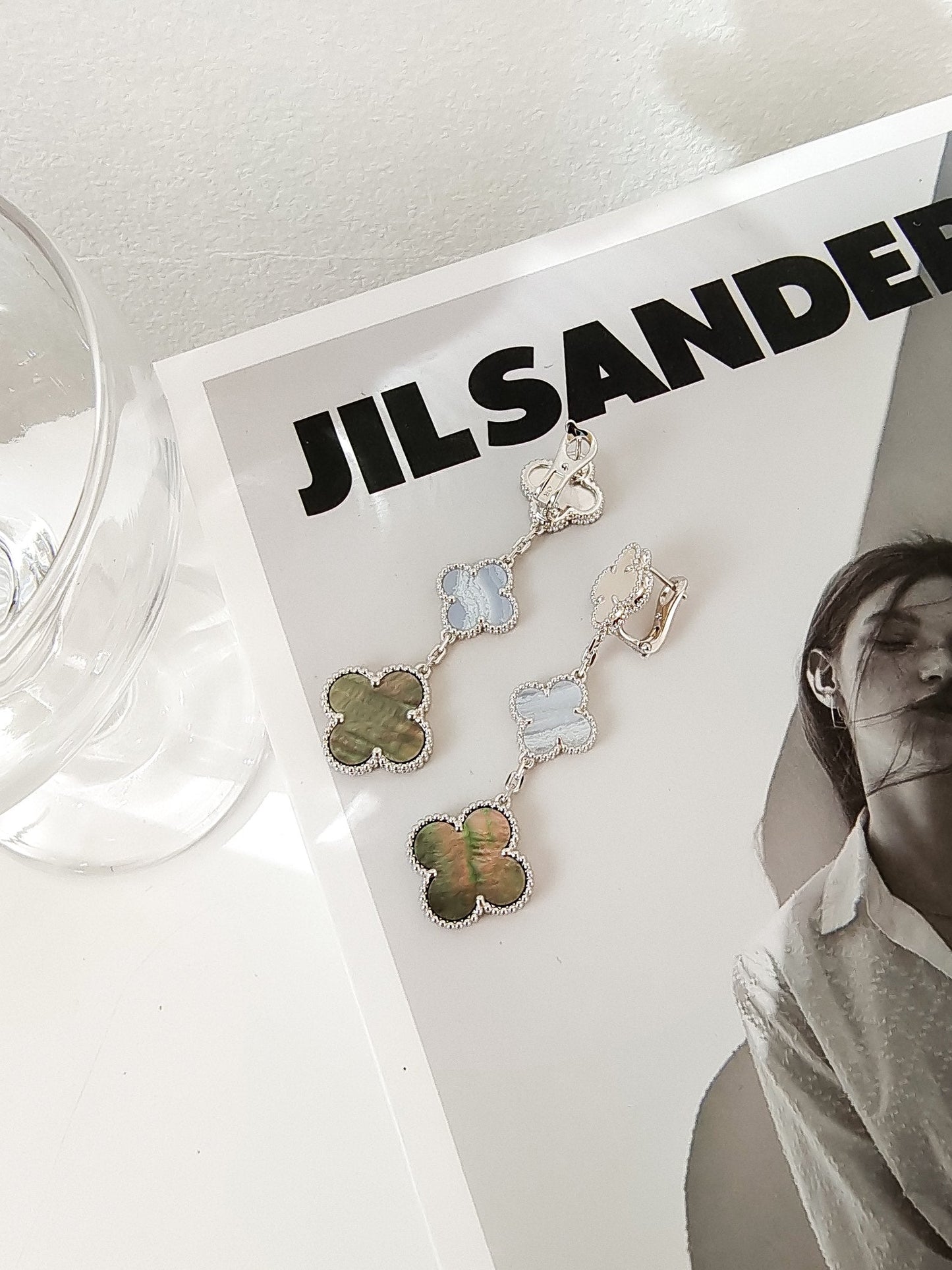 [ECHO ]CLOVER 3 MOTIFS CHALCEDONY DARK MOP SILVER EARRINGS