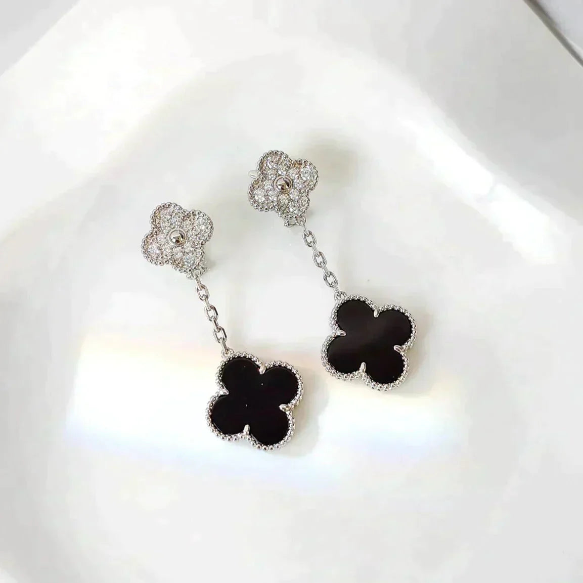 [ECHO ]CLOVER 2 MOTIFS  DIAMOND ONYX EARRINGS SILVER