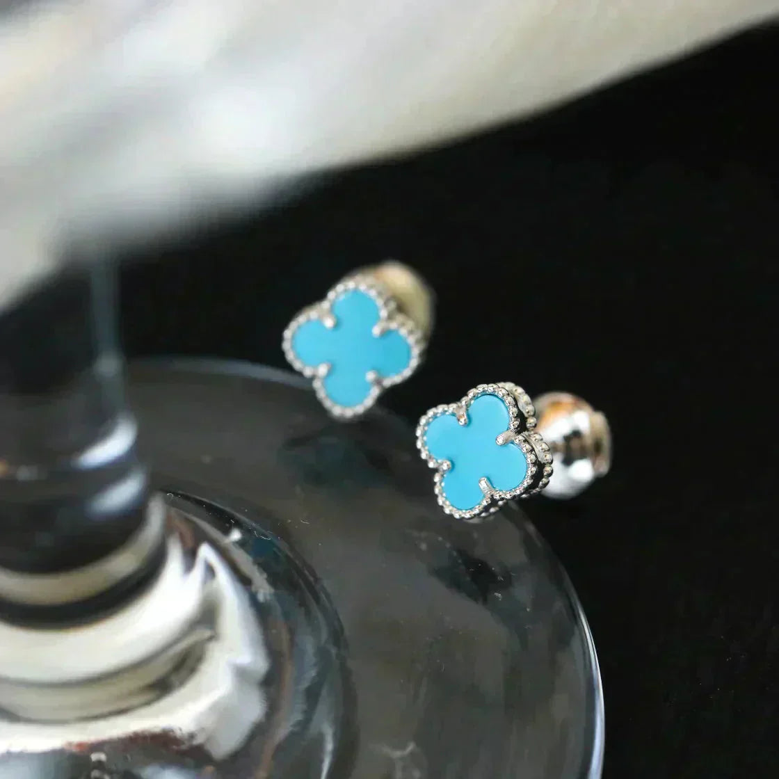 [ECHO ]CLOVER MINI 9.5MM ONYX STUD EARRINGS SILVER