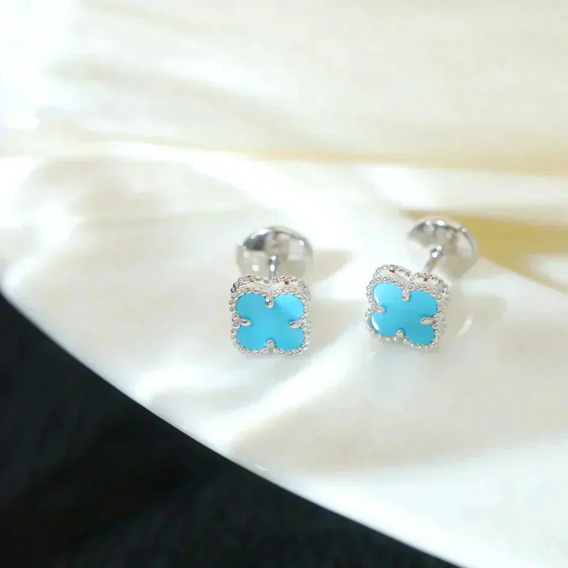 [ECHO ]CLOVER MINI 9.5MM ONYX STUD EARRINGS SILVER